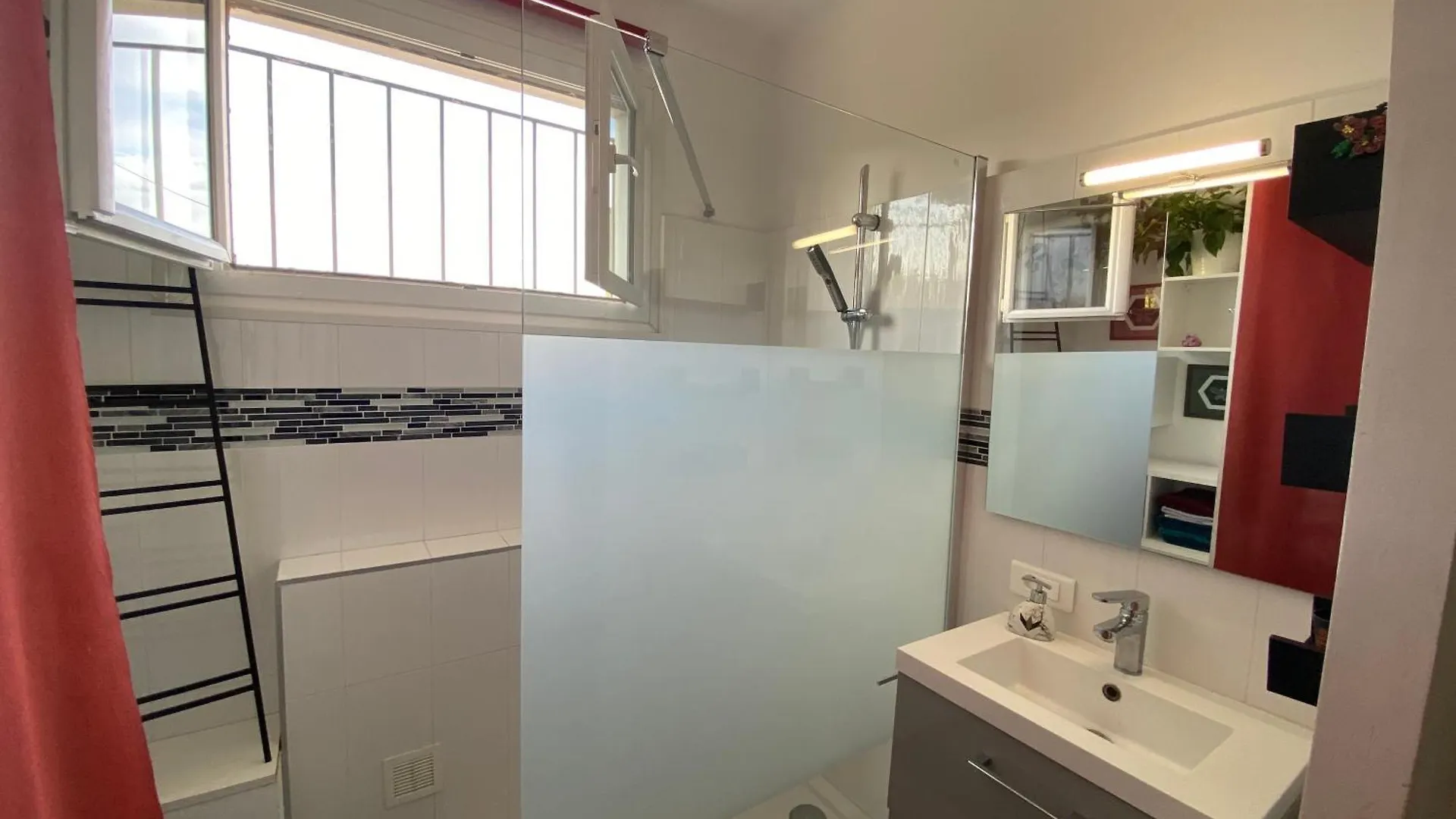 Apartment Le Lola Charment T3 A 10 Minutes A Pied De La Plage. La Seyne-sur-Mer France