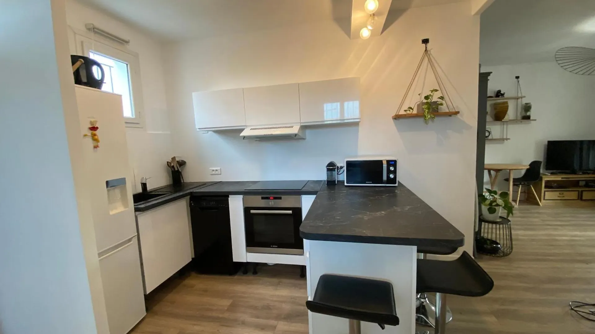 Le Lola Charment T3 A 10 Minutes A Pied De La Plage. La Seyne-sur-Mer 0*,  France