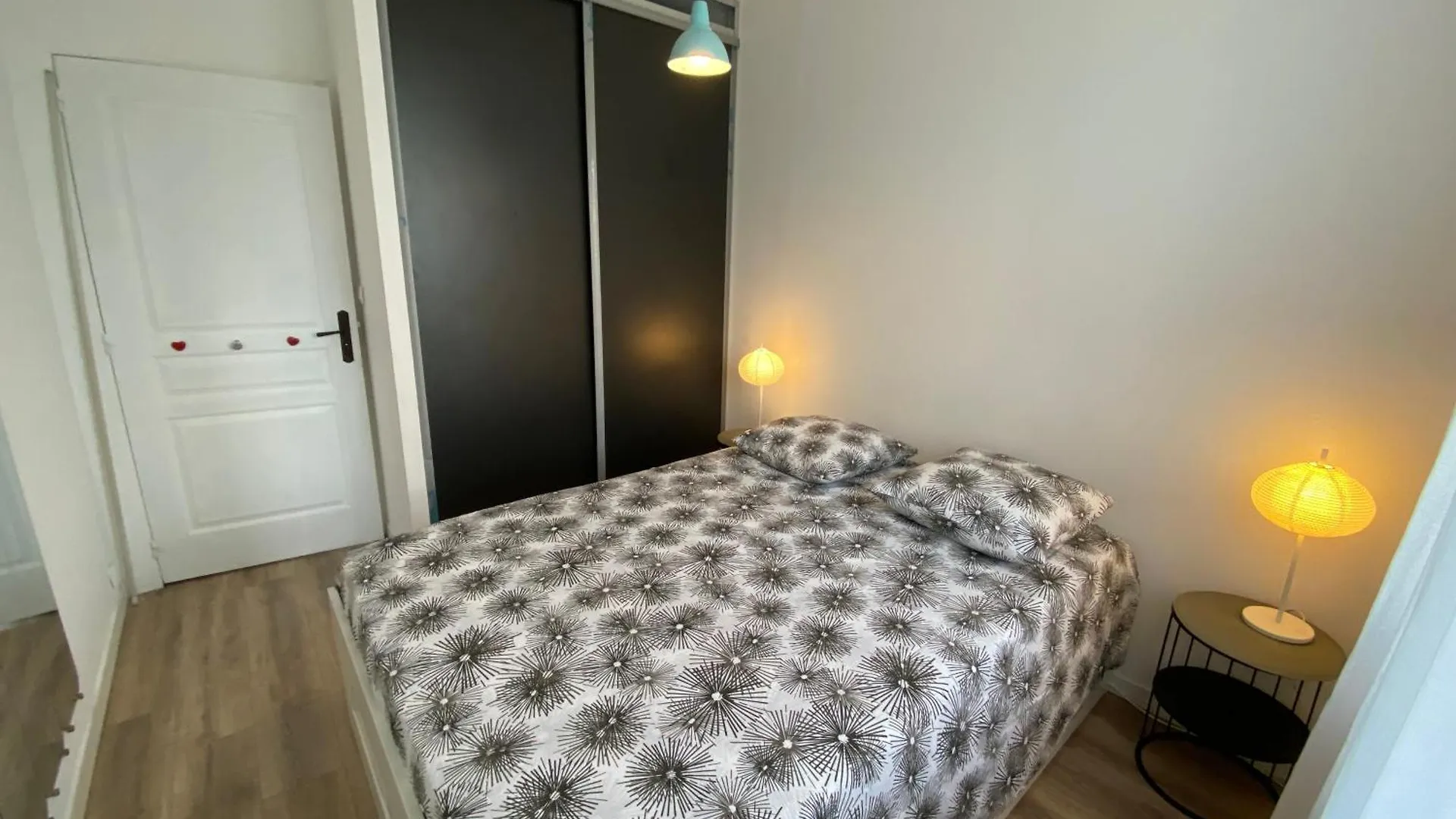 Le Lola Charment T3 A 10 Minutes A Pied De La Plage. La Seyne-sur-Mer 0*,  France